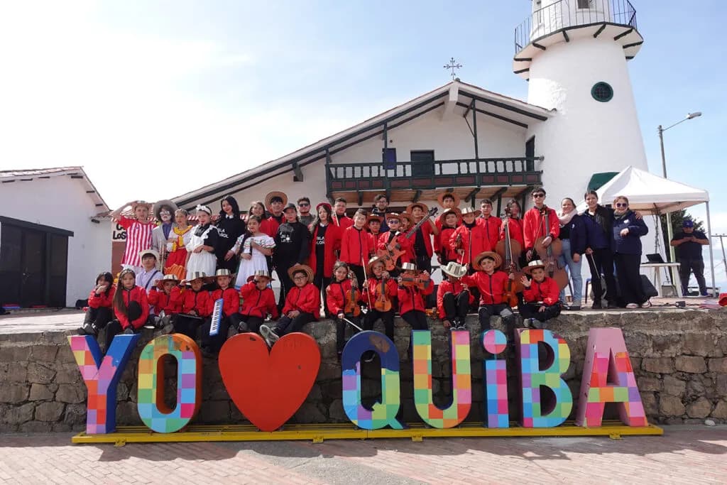 Niños de la Fundación Cigarra